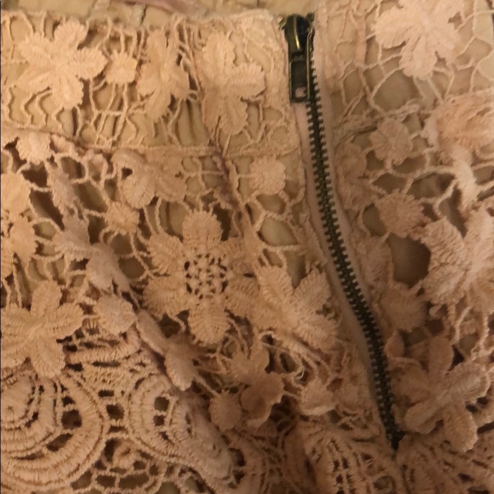 LOVELY ZARA LACE SHORTS - Picture 5 of 5